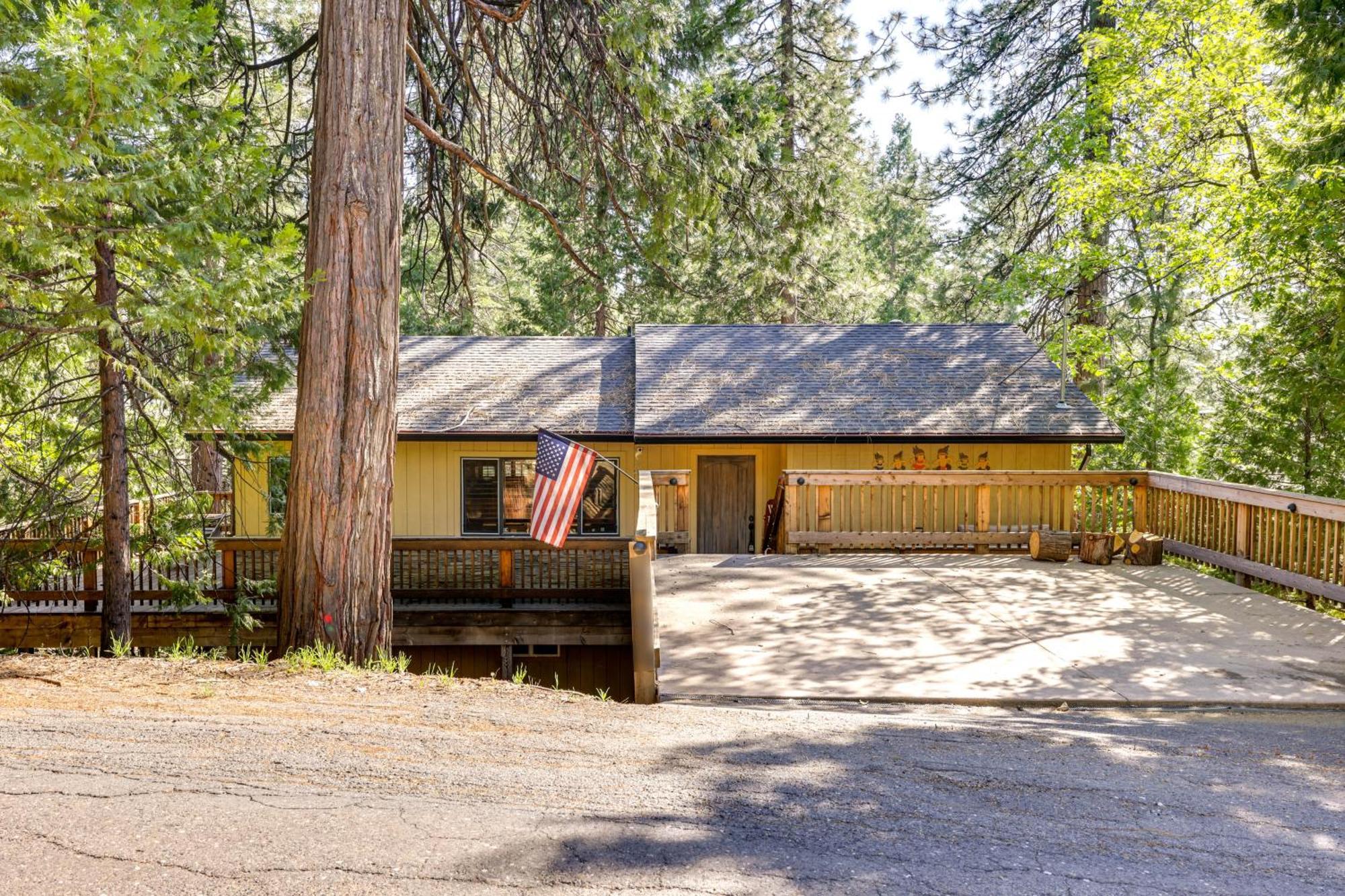 Cozy Mi-Wuk Village Cabin With Deck! Экстерьер фото